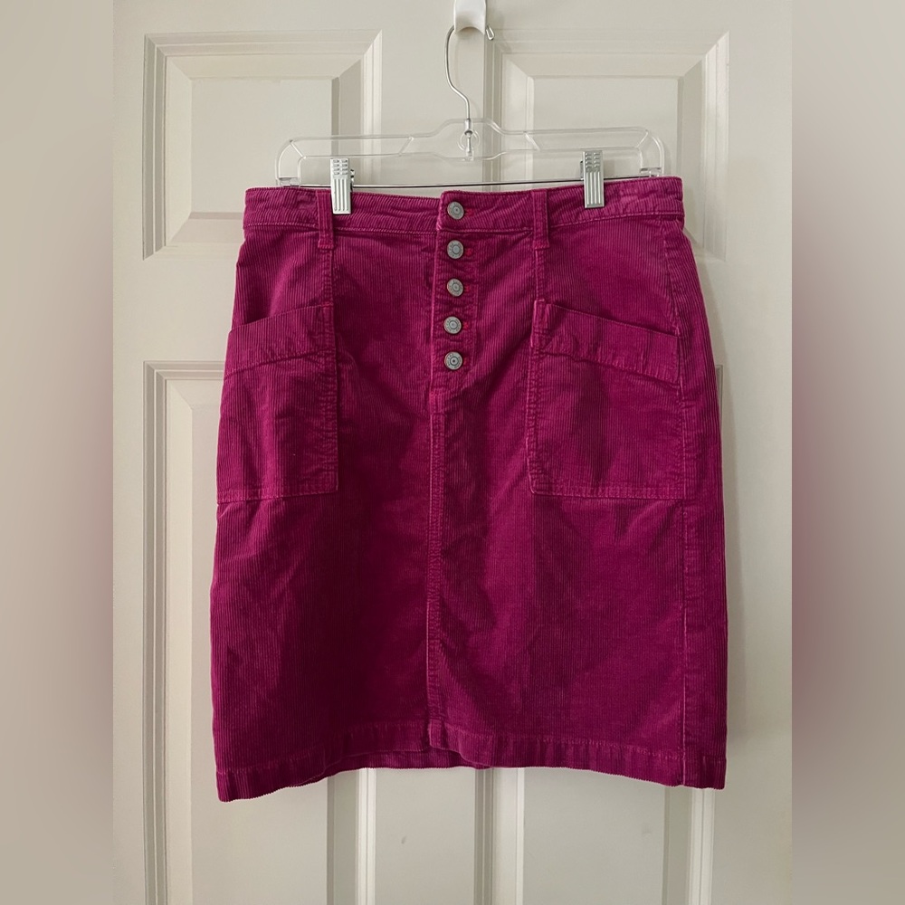 NWOT Women’s Pilcro Anthropologie Hot Pink Corduroy Skirt pockets buttons size 6